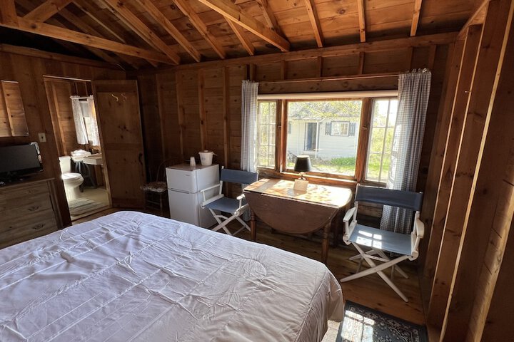 High Tide Inn