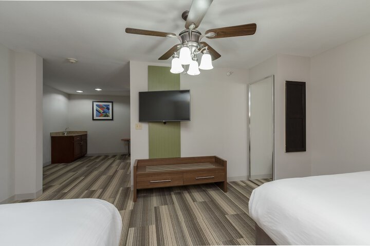 Holiday Inn Express Hotel & Suites South Bend by IHG