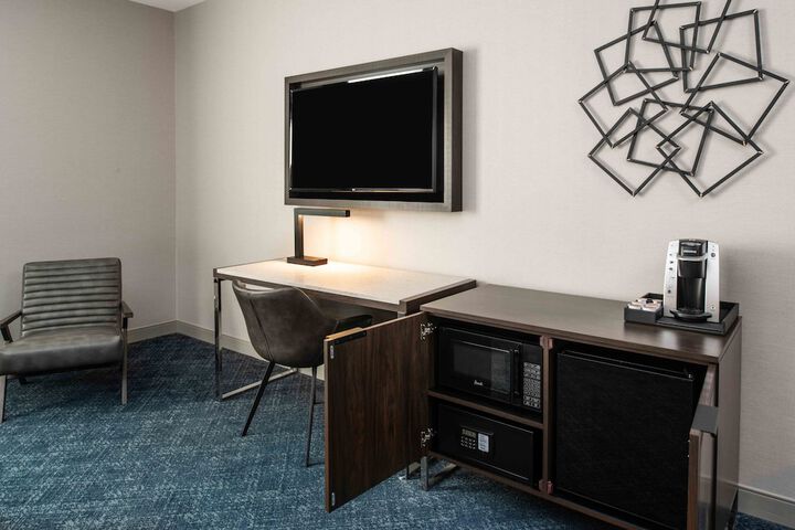 Room 23 of 60