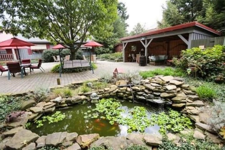 Deer Creek Winery at Watson Estate