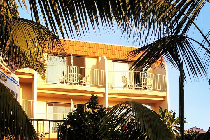 Moonlight Beach Motel