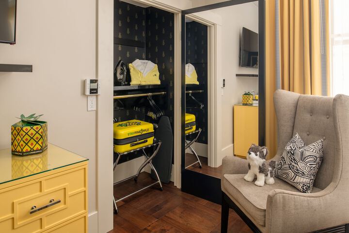 Room 25 of 41