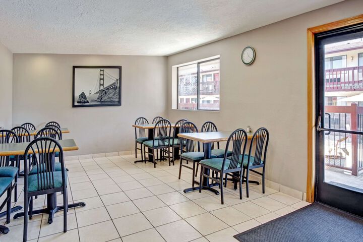 Super 8 by Wyndham Albany / Corvallis