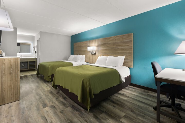 Room 12 of 32