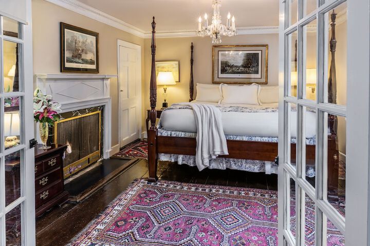 Room 9 of 27