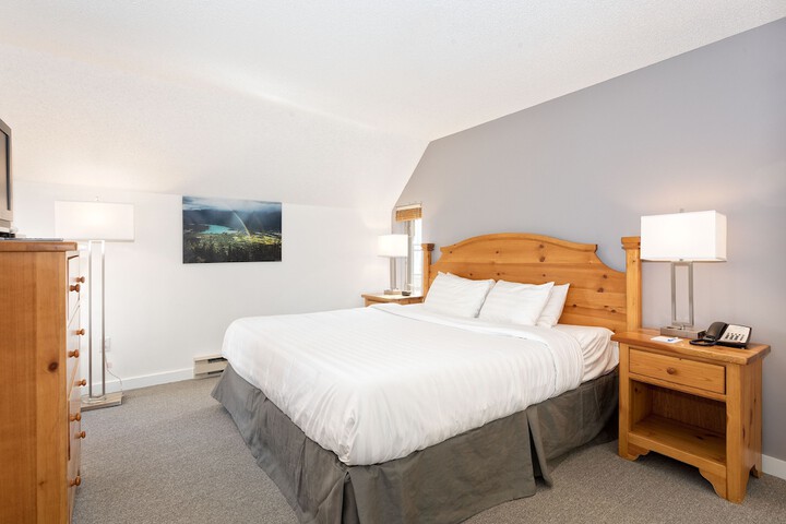Room 45 of 182