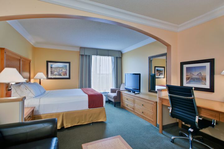 Room 34 of 71