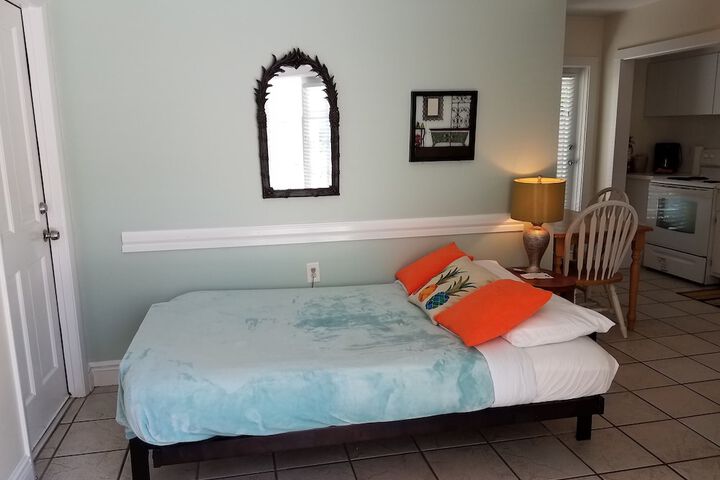 Room 200 of 218