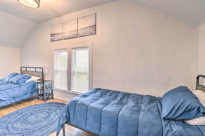 Watkins Glen Lakeview Cottage w / Waterfall!