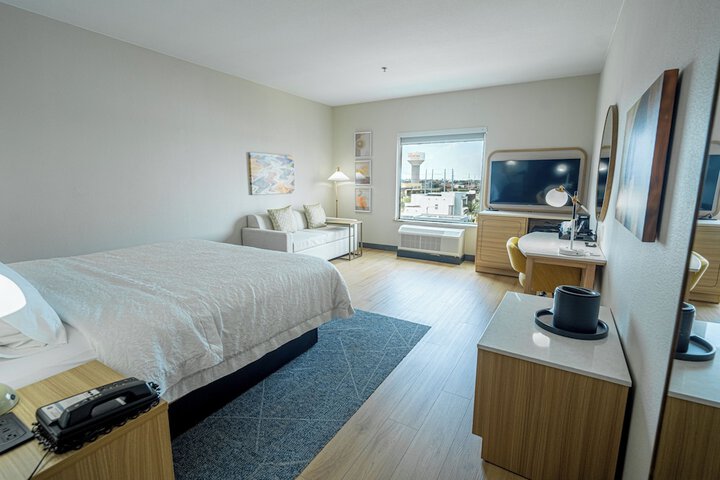 Hampton Inn & Suites Mission