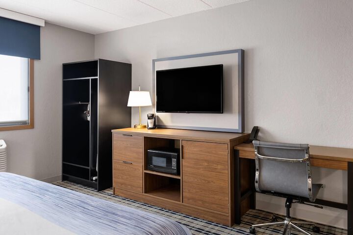 AmericInn by Wyndham Alexandria