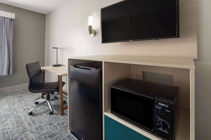 Room 21 of 27