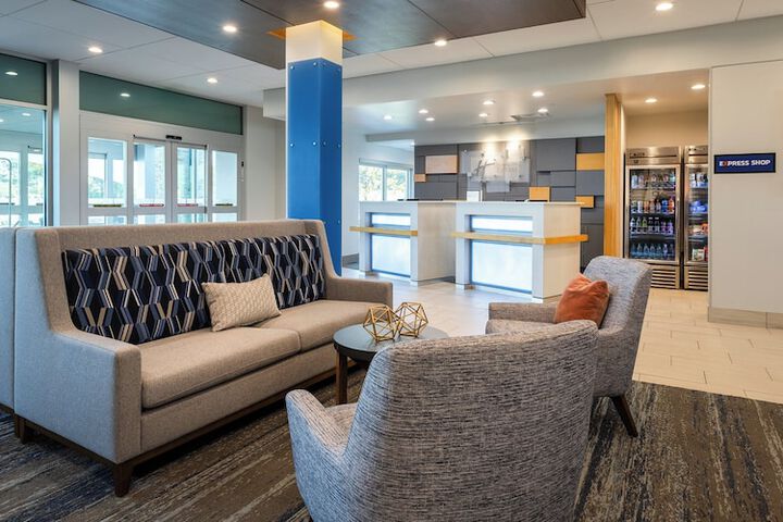 Holiday Inn Express & Suites Greenwood Mall by IHG