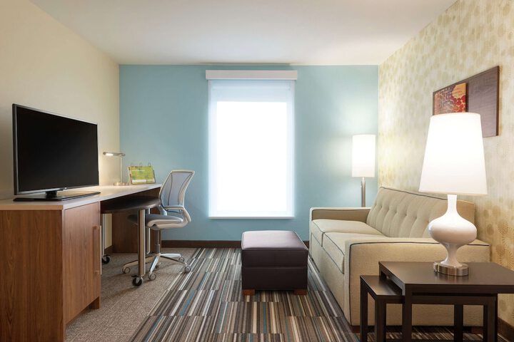 Room 8 of 28