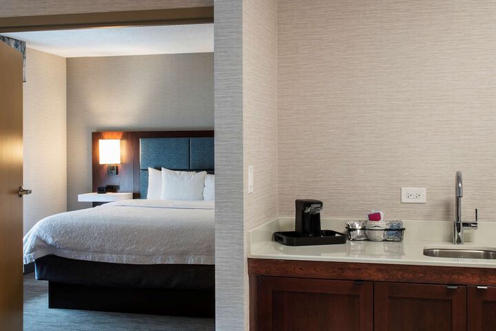 Hampton Inn & Suites Chicago / Lincolnshire