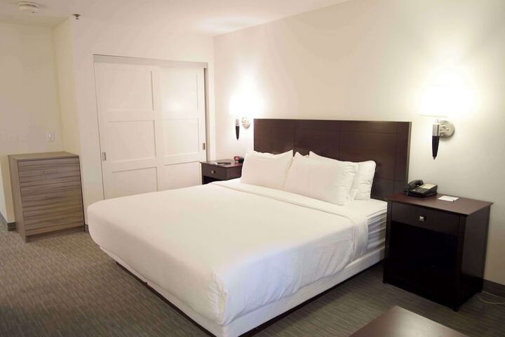 Room 43 of 89