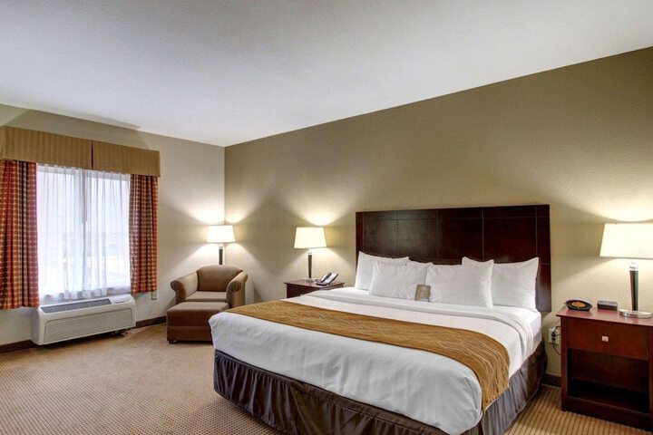 Comfort Inn & Suites Alvarado