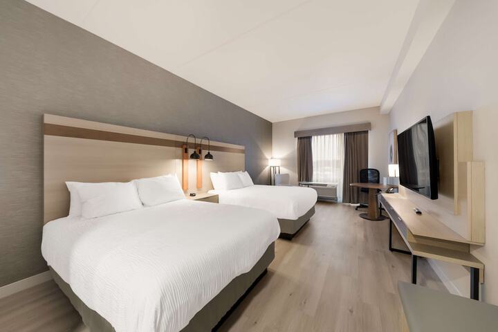 Room 32 of 50