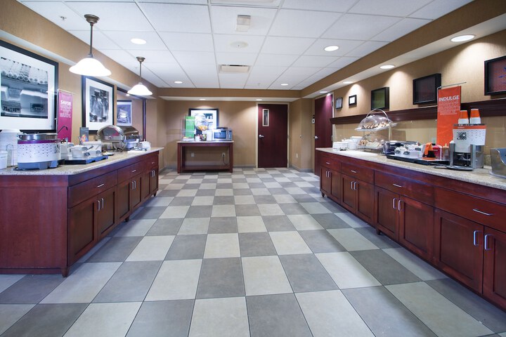 Hampton Inn & Suites Greensburg