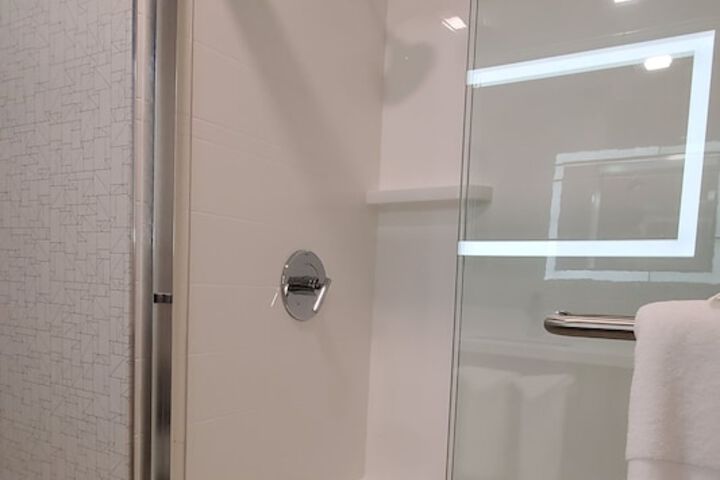 Holiday Inn Express & Suites Lake Forest by IHG