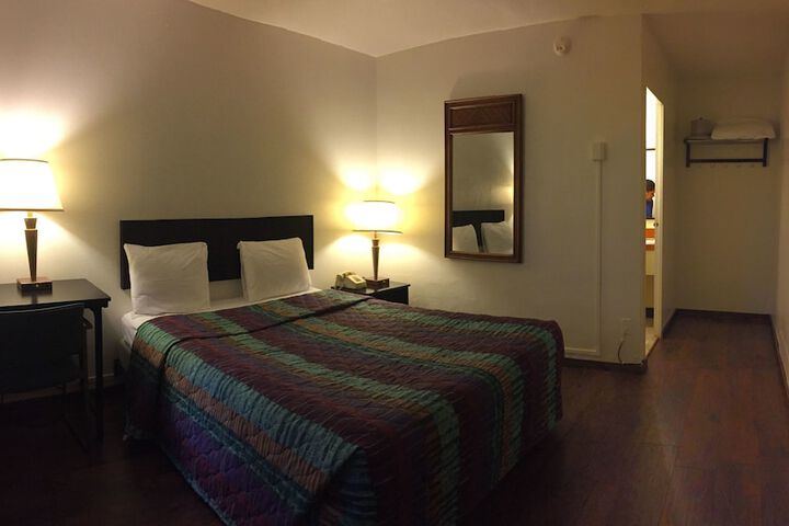 Room 30 of 52