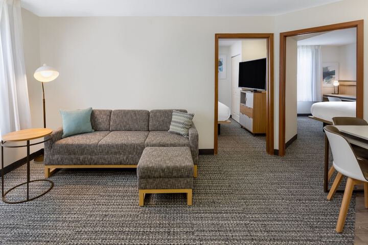 Room 23 of 33