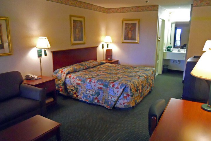 Room 17 of 18