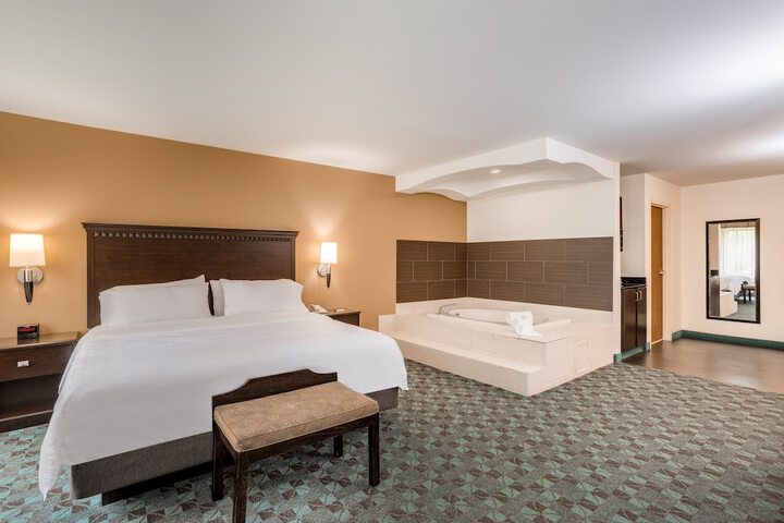 Room 14 of 38