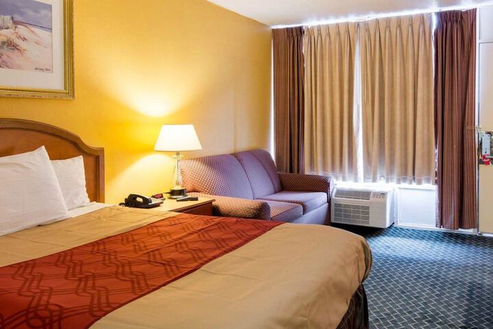 Room 15 of 23