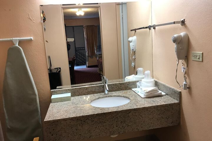 Room 17 of 25