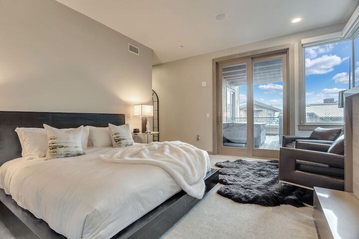 Room 109 of 306