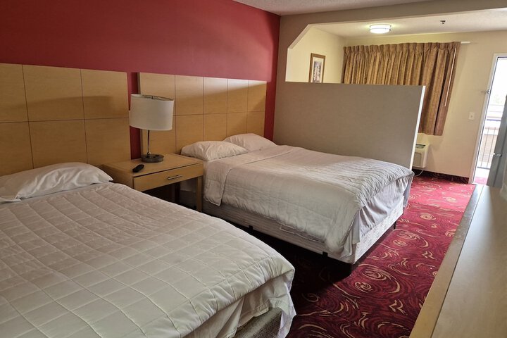 Room 27 of 40