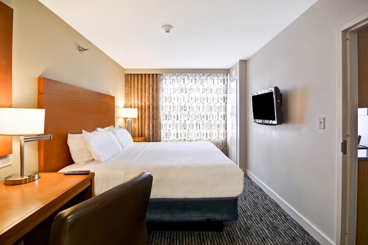 Room 19 of 40