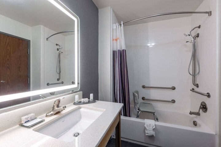 La Quinta Inn & Suites by Wyndham Morgantown