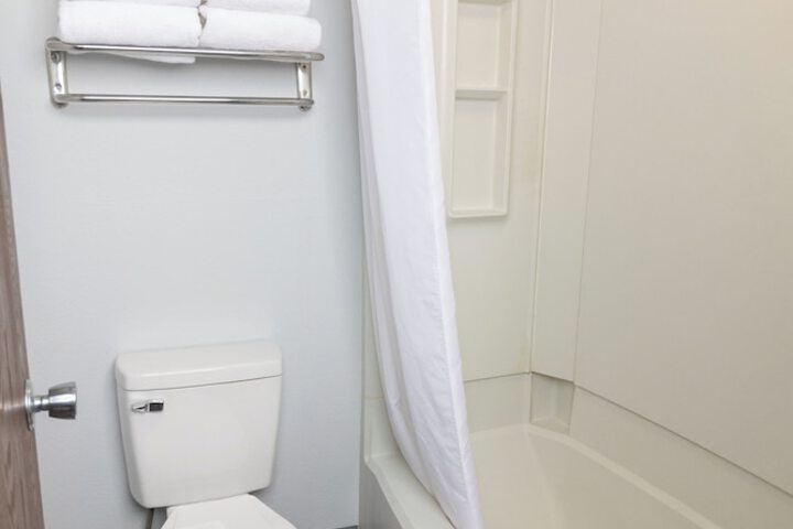Room 8 of 38