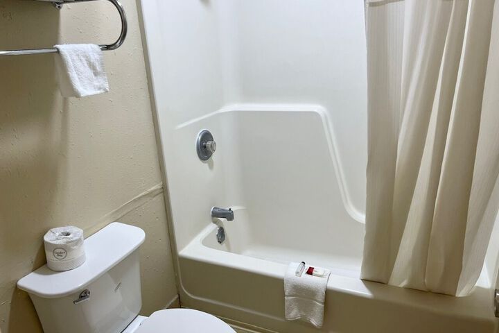 Room 26 of 33