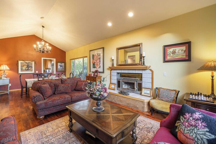 Valley of the Moon by Avantstay Tranquil Escape Large Yard w / Hot Tub & Fire Pit