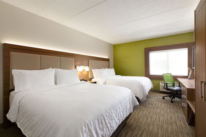 Room 12 of 28
