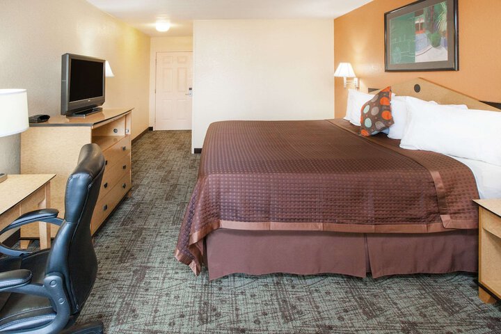 Room 7 of 15