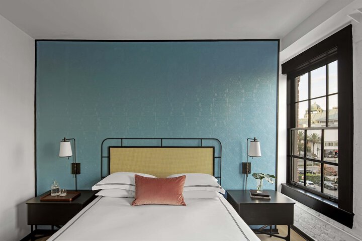 Room 35 of 150