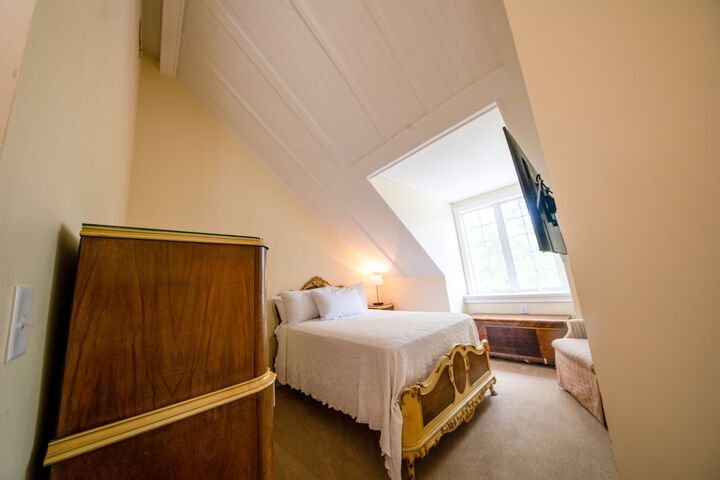 Room 14 of 46
