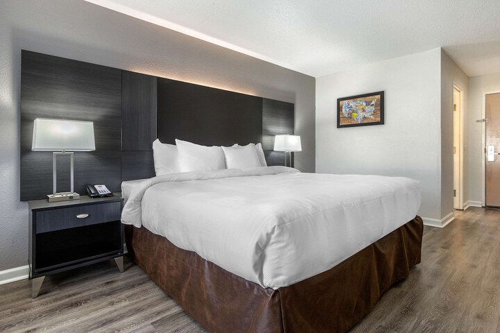 Room 18 of 44