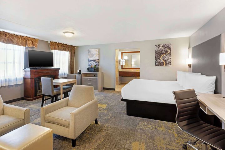 Room 9 of 43