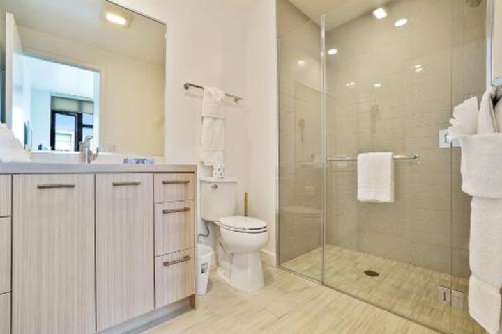 Global Luxury Suites on Folsom Street