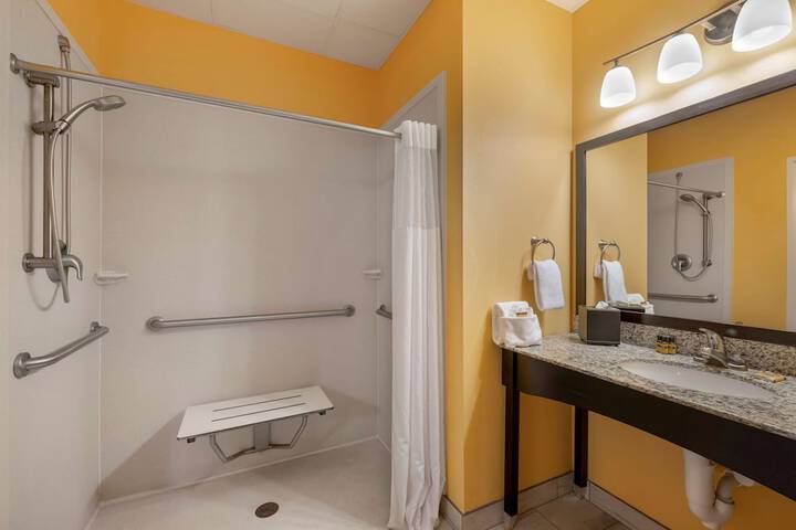 Best Western Plus North Platte Inn & Suites
