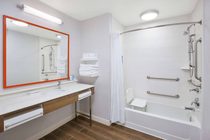 Room 11 of 22