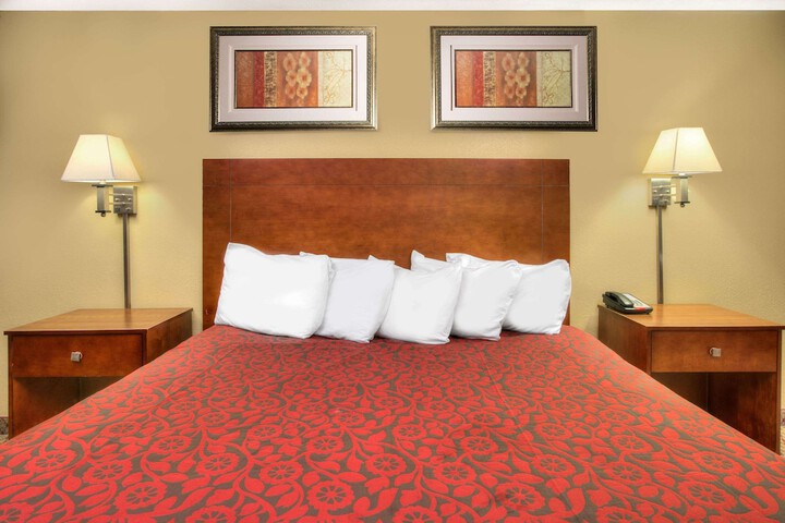 Room 7 of 11