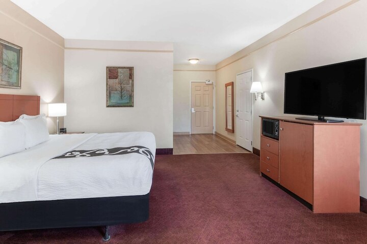 Room 15 of 30
