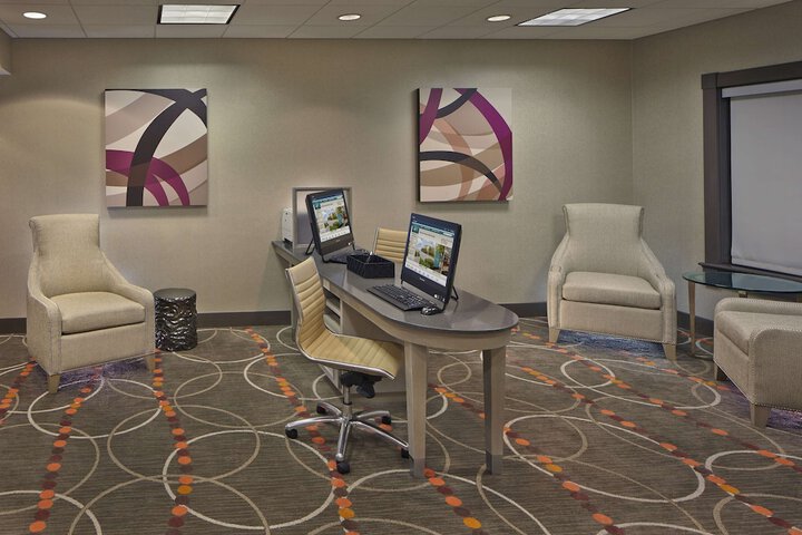 Business Center 31 of 32