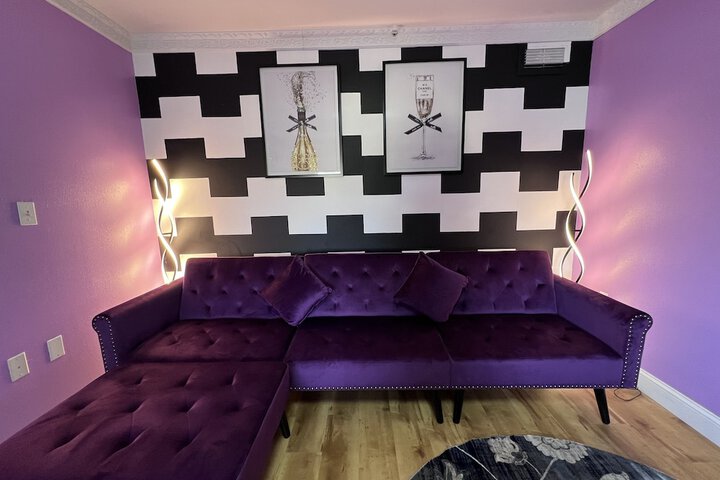 Room 9 of 33